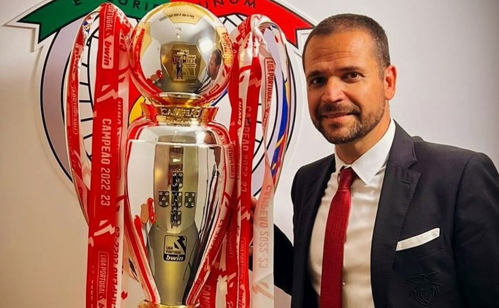 الأهلي يتعاقد مع البرتغالي روي باراز