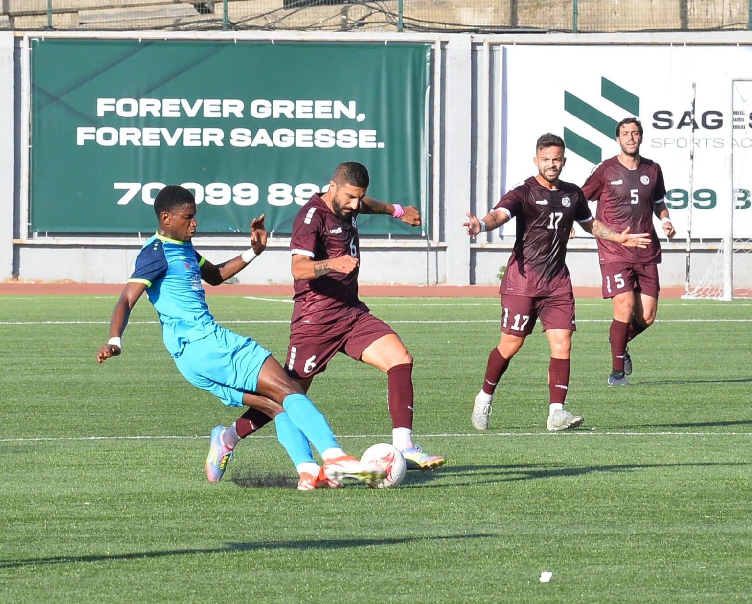 النجمة استمر في الصدارة والانصار لاقى صعوبة في تخطي الراسينغ