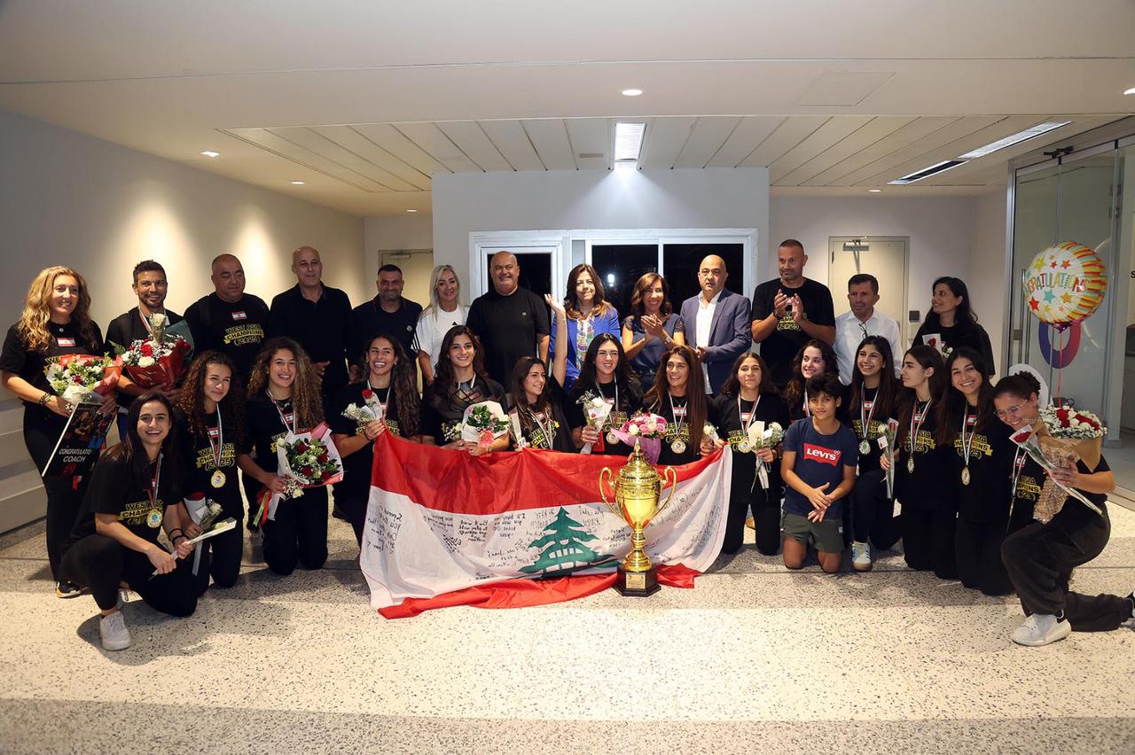 لبنان يحتفل ببطلات الطائرة