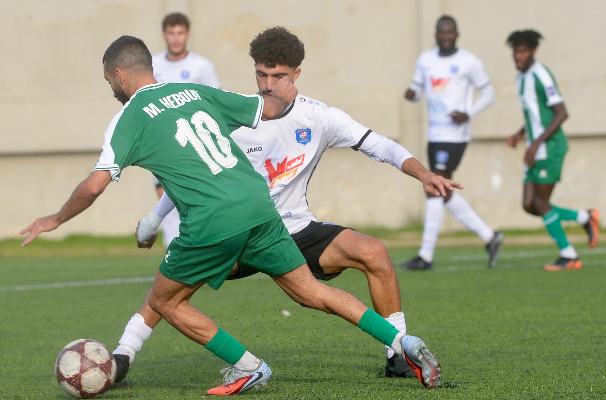 الصفاء يكتسح الراسينغ وتعادل الانصار مع شباب الساحل في بطولة  لبنان لكرة القدم