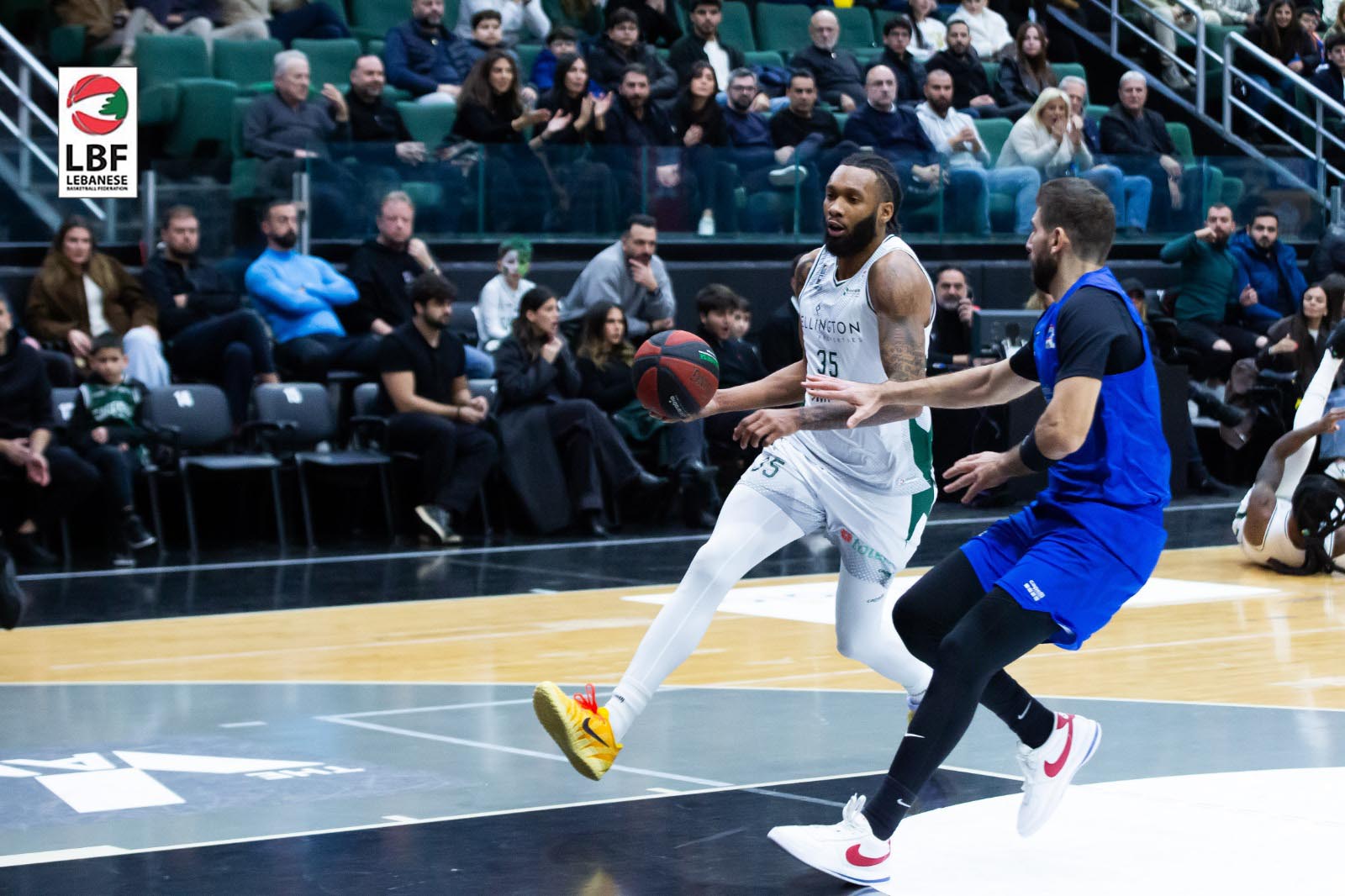 الحكمة بنجو من شرك الانطونية في بطولة لبنان لكرة السلة