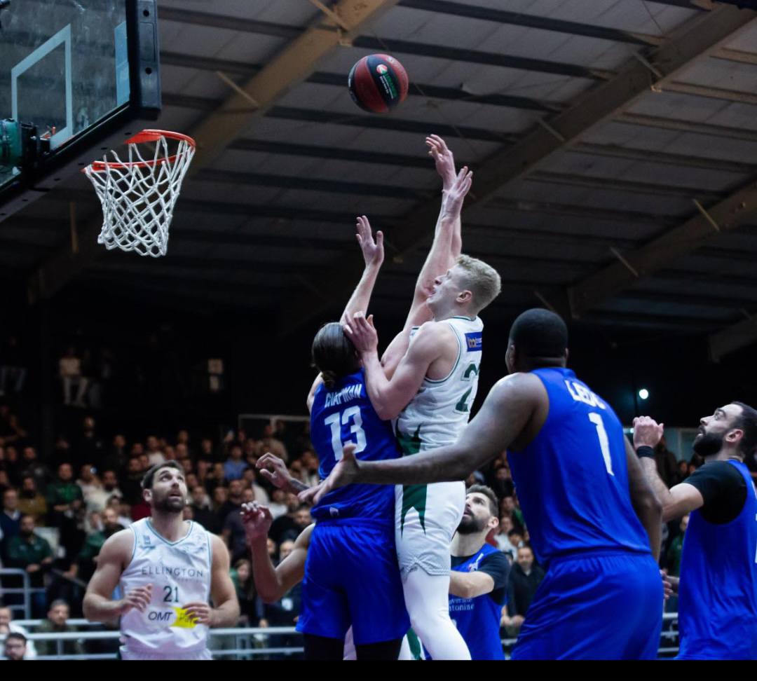 الحكمة يستعرض امام الشانفيل في بطولة لبنان لكرة السلة