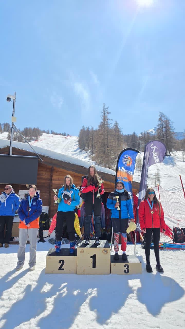 تزلج : إنجاز لبناني غير مسبوق لالسا قهوجيولبعثة وطن الأرز في بطولة الأولاد بفرنسا