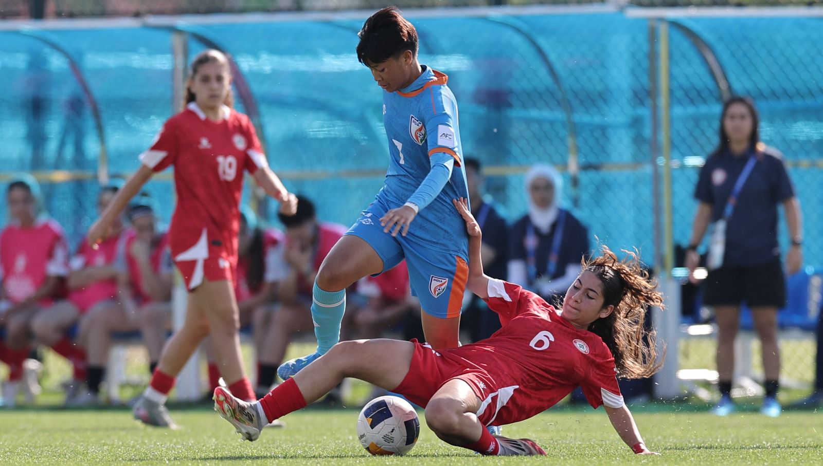 منتخب لبنان للناشئات يودّع كأس آسيا بخسارة أمام الهند