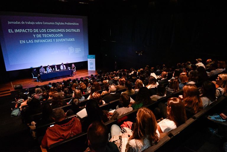 Charlas de Sensibilización sobre transformaciones de la subjetividad y dispositivos digitales con conectividad