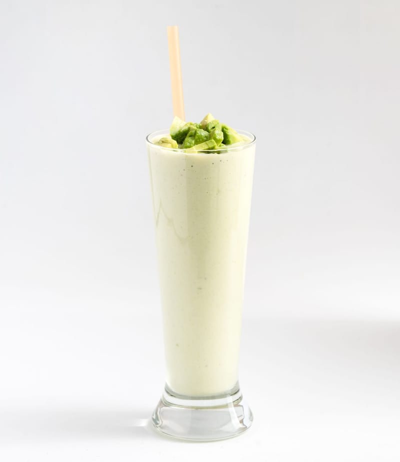 BATIDO DE AGUACATE PLÁTANO Y YOGUR 牛油果香蕉酸奶昔