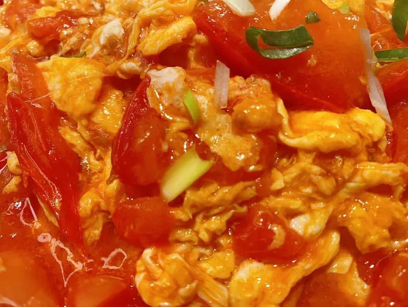 64- HUEVOS REVUELTOS CON TOMATE 西红柿炒蛋