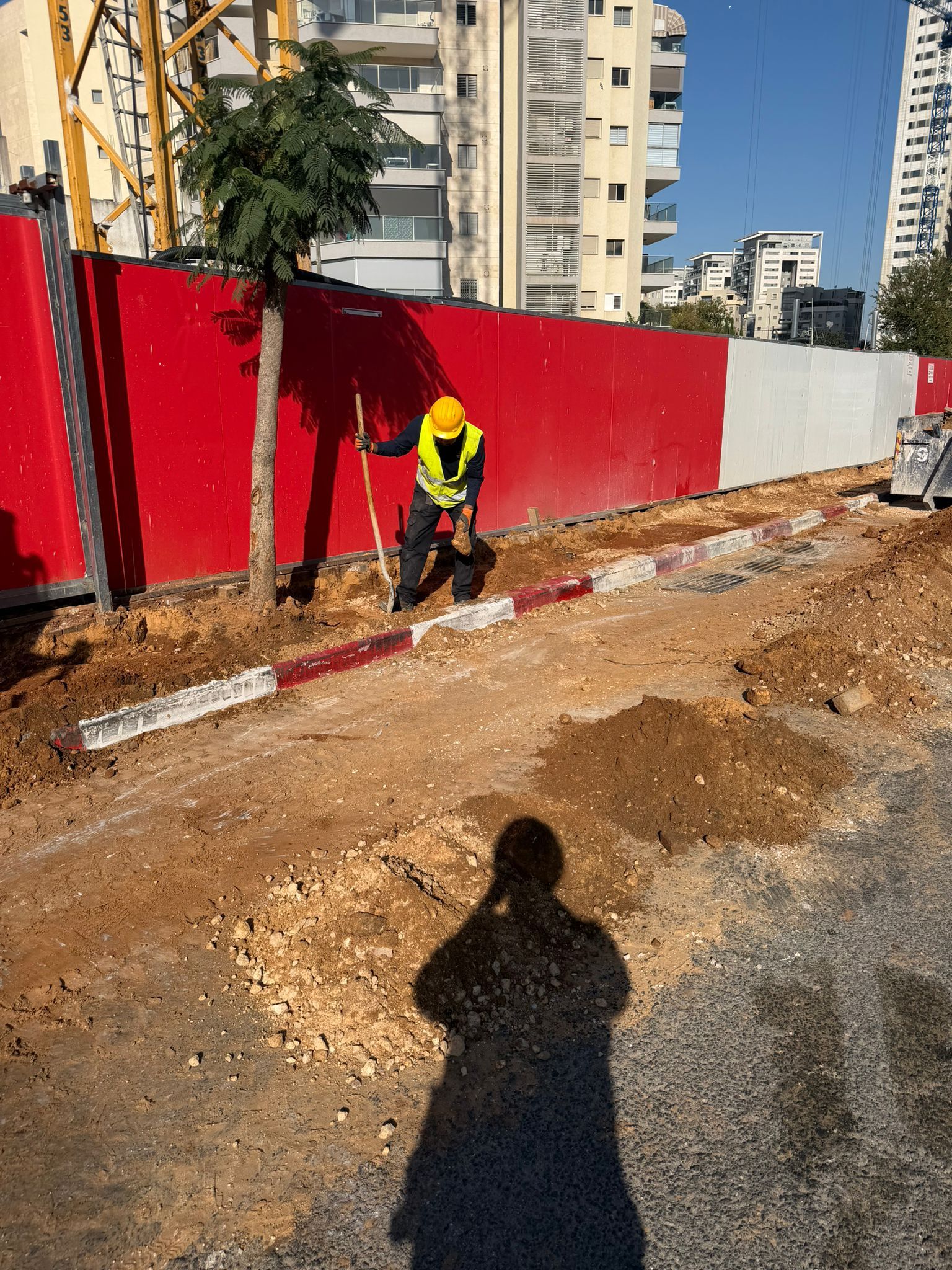 תיקון מדרכה עיריית פ"ת