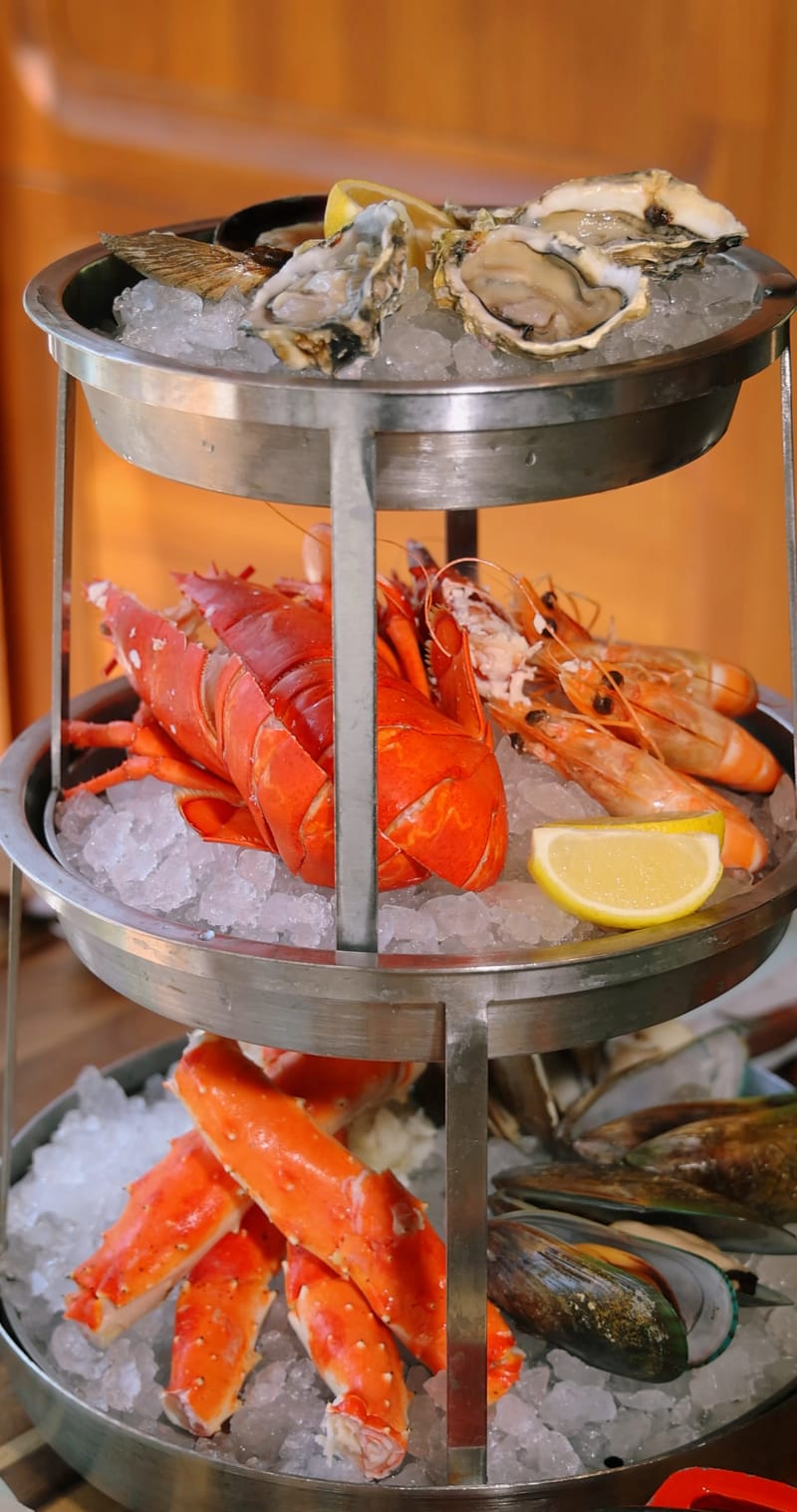 Shelfish tower