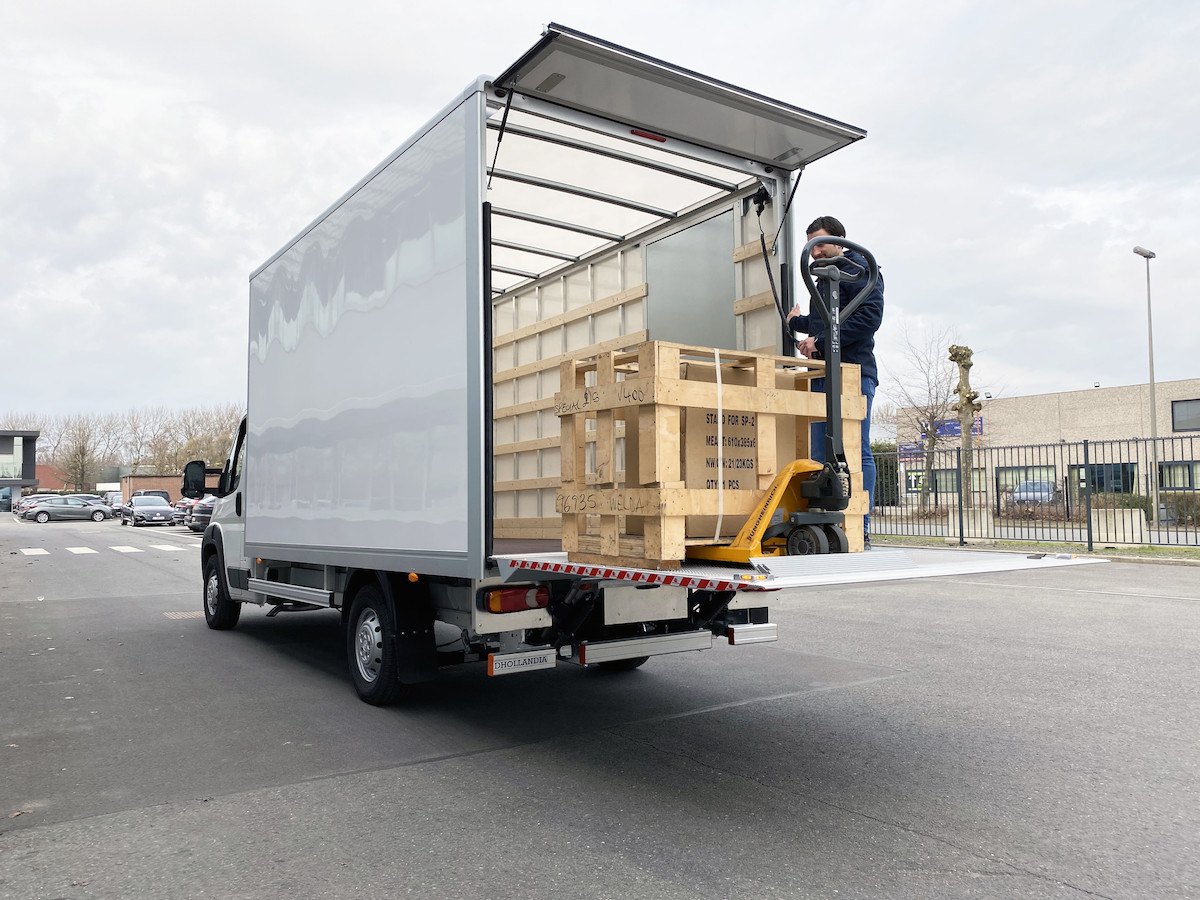 בדיקת דופן אחורית במשאית