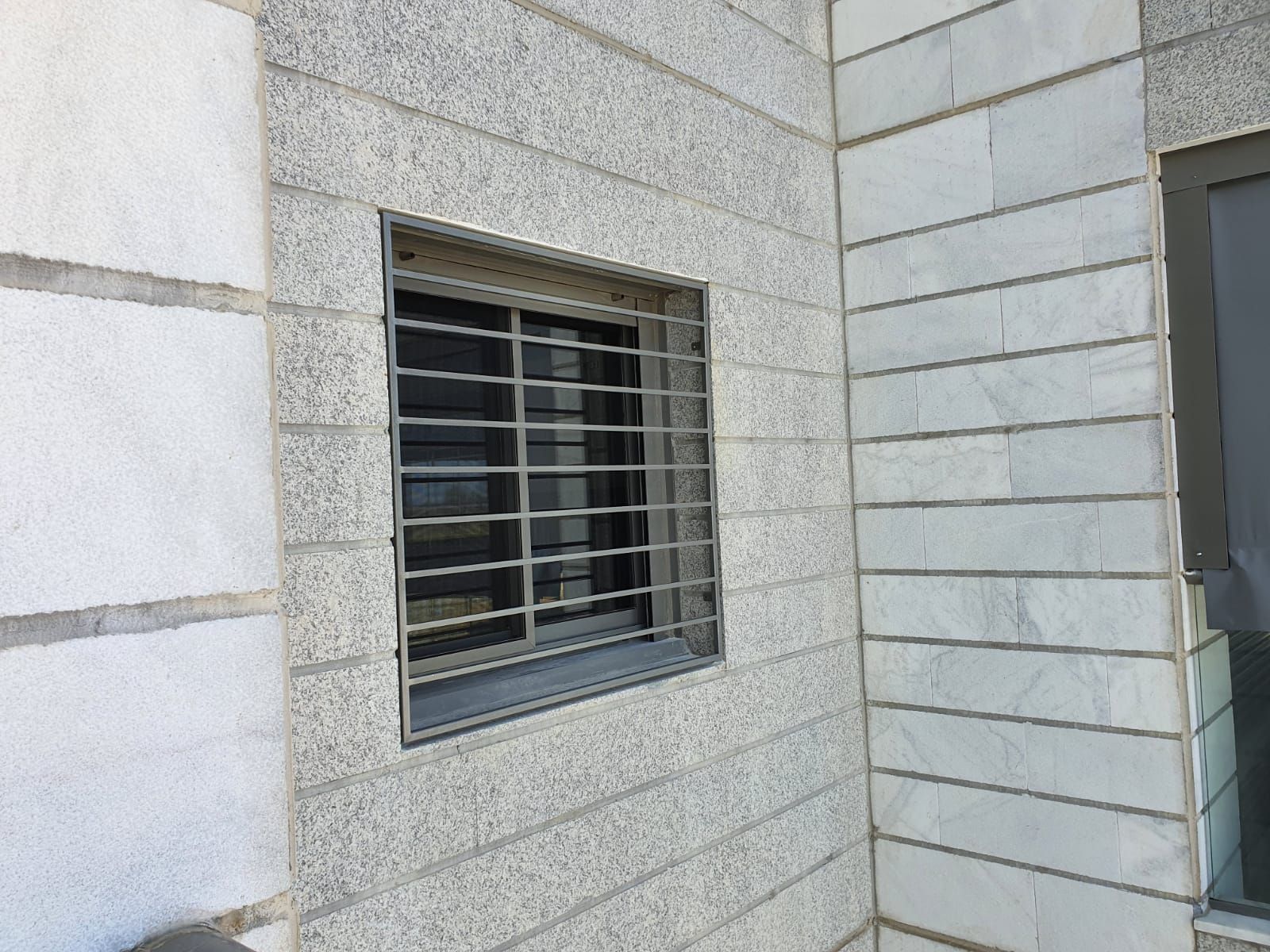 סורגים לחלונות