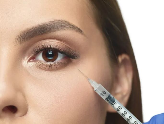 Eyelid Surgery Recovery: How to Reduce Swelling and Bruising Quickly