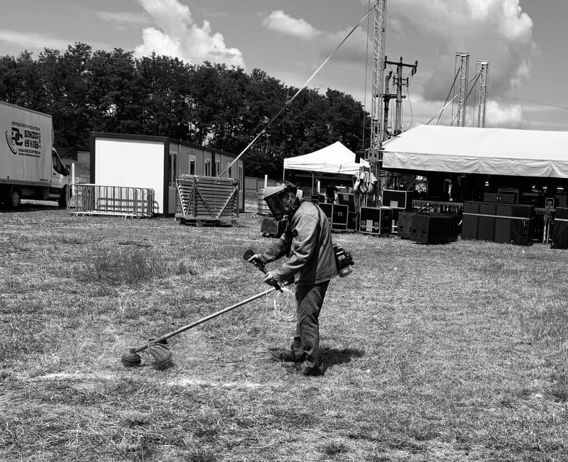 Kézi erővel történő parkgondozás