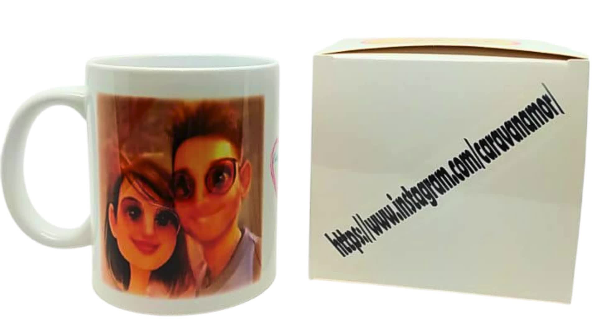 Taza y caja personalizadas con sublimación | Historia de amor estilo animación