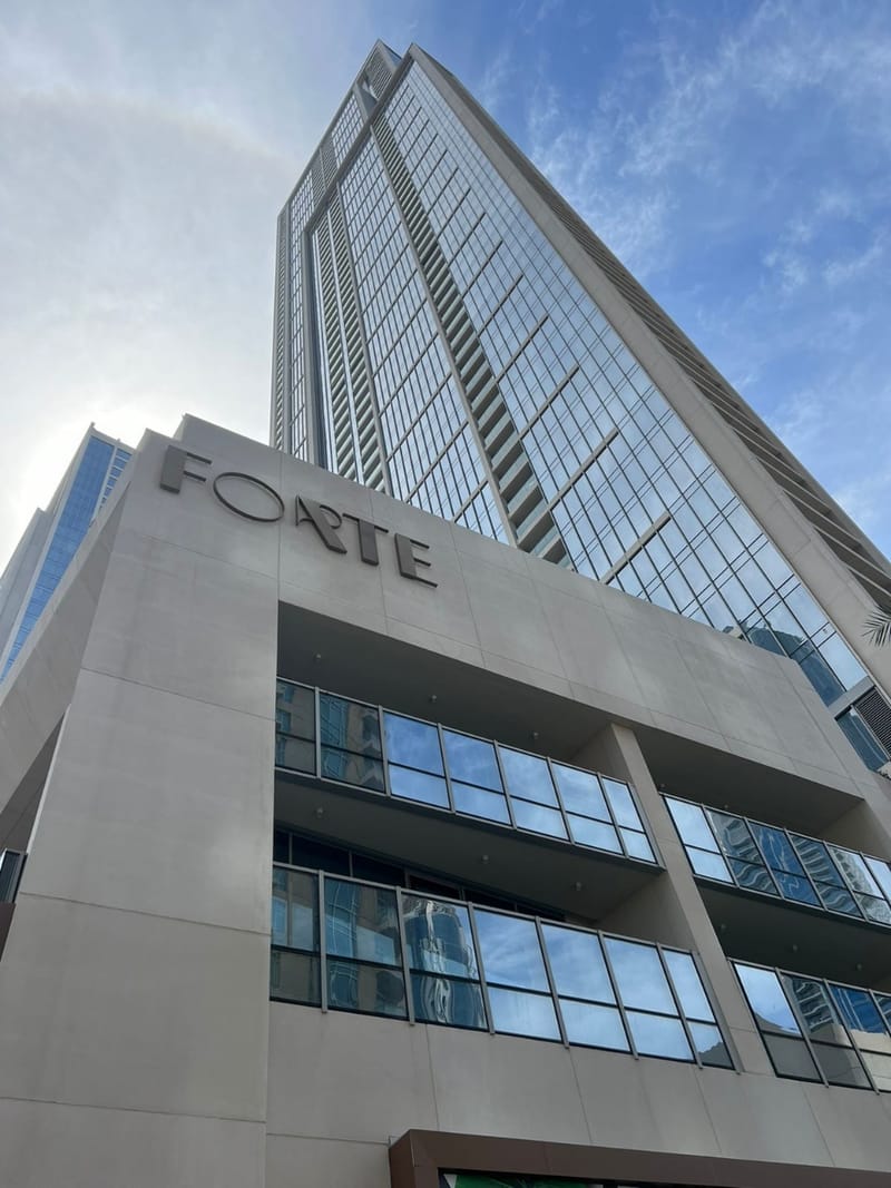 Downtown Dubai 3-Bedroom Fully Furnished Apartment for Annual Rent