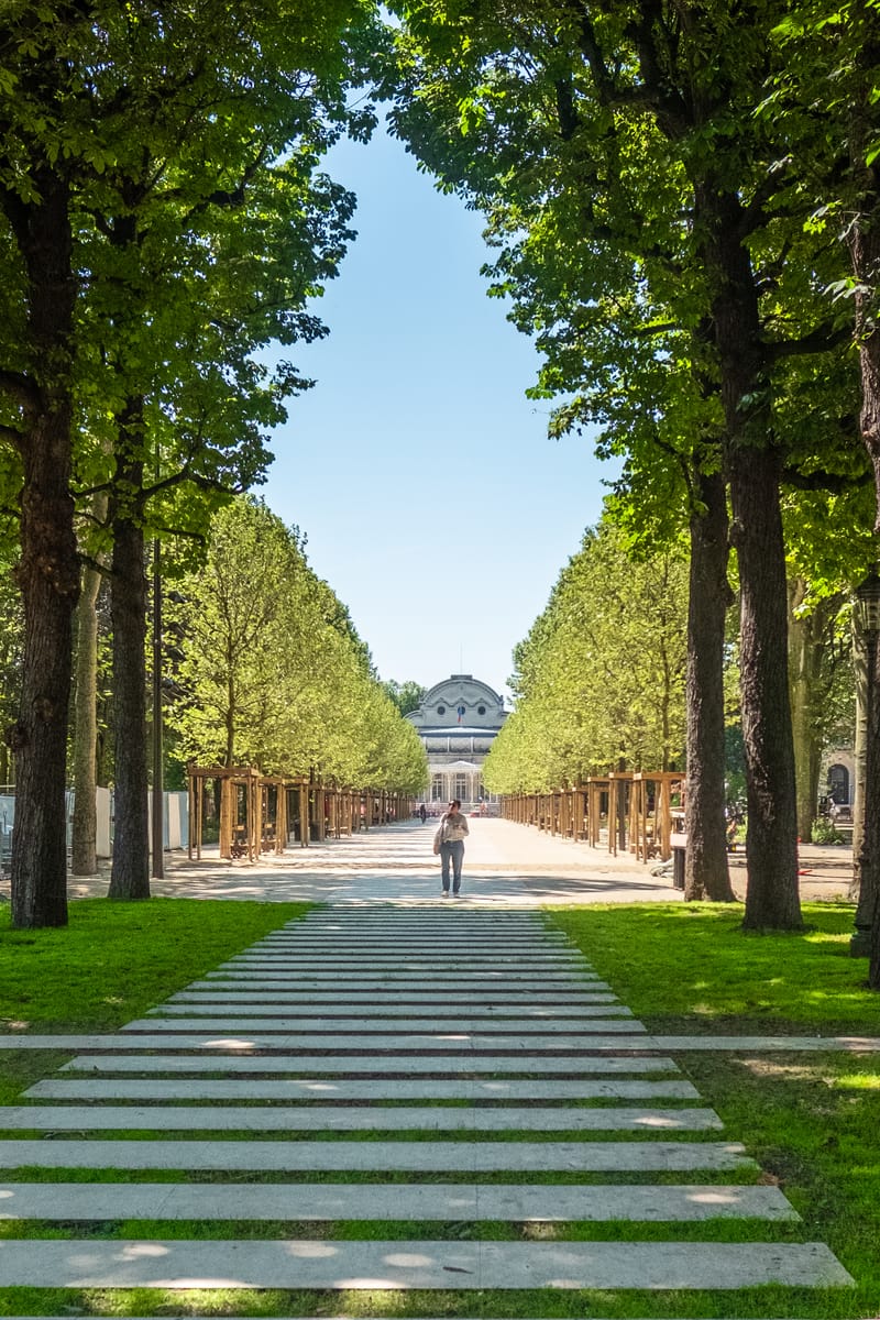 LE CENTRE VILLE et LE  PARC DES THERMES