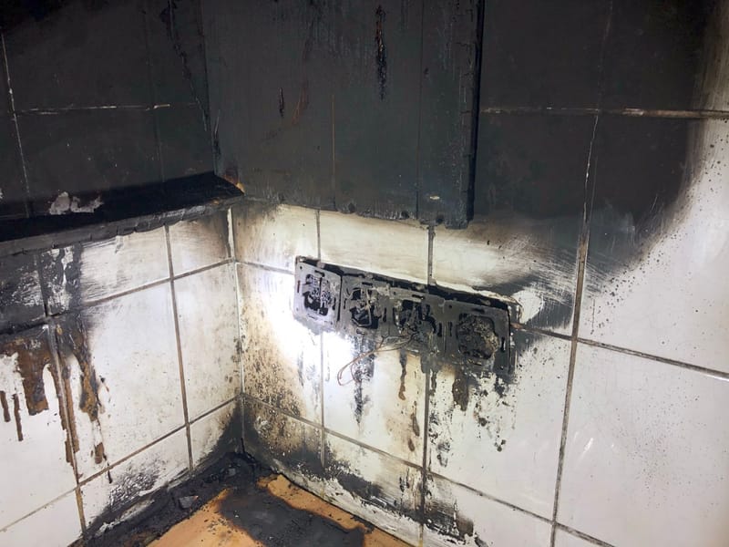 Kiégett konnektor – amikor már késő lépni