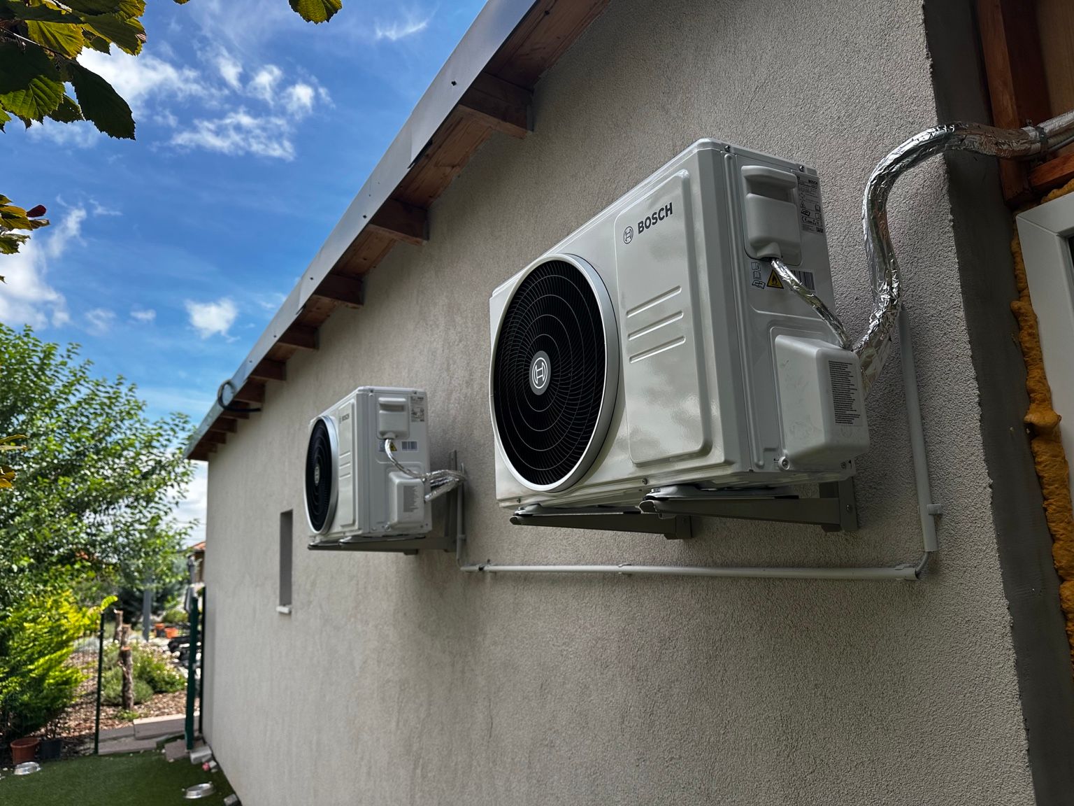 Bosch klímaberendezések kültéri egységei családi házon