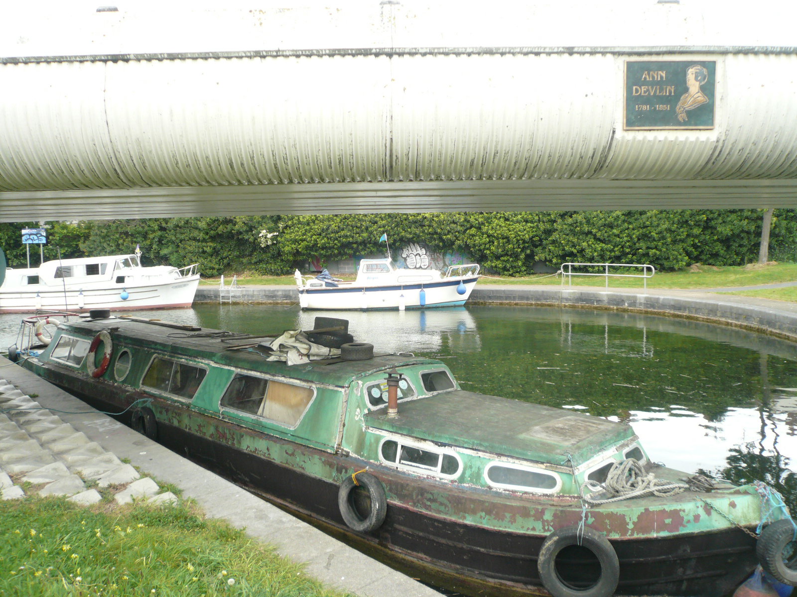 2017 05 Grand Canal Dublin rally at LUAS Anne Devlin Bridge lock 1