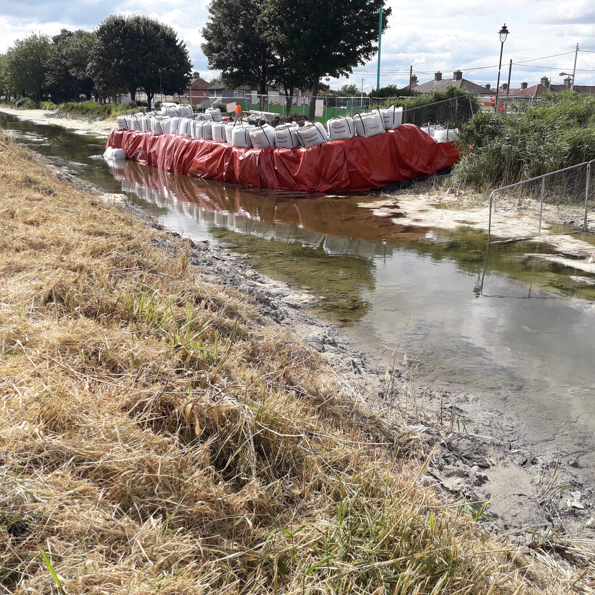 2019 07 27th Grand Canal Dublin Lock 1 Suir Road water pipe works
