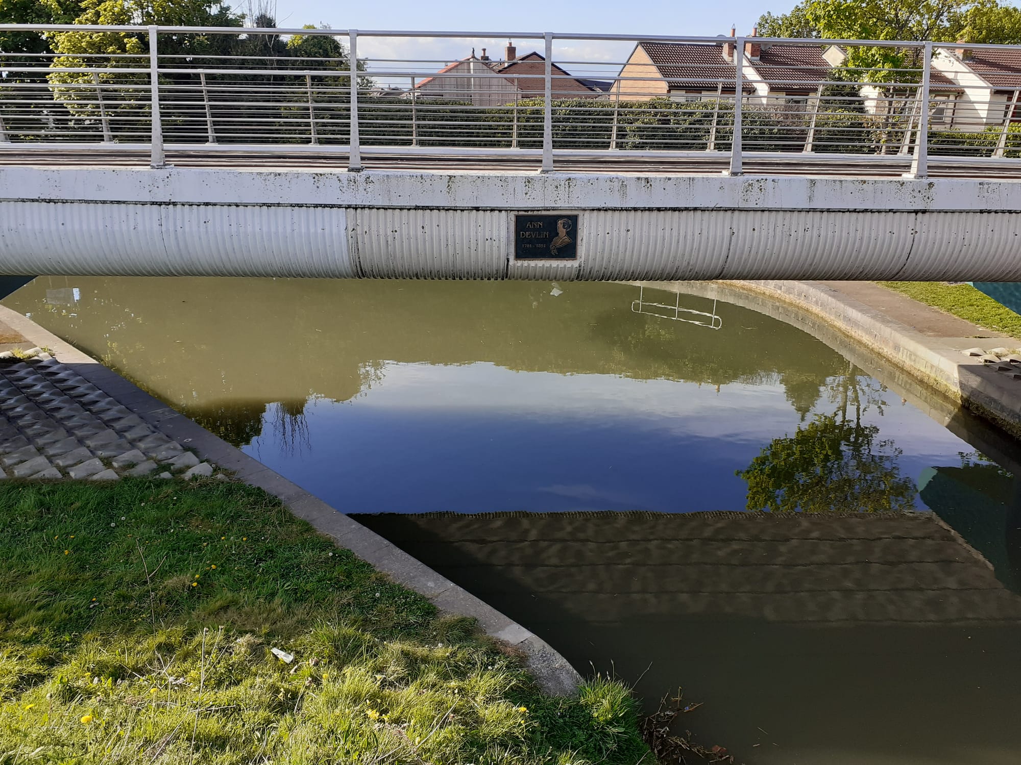 2020 05 01st Grand Canal Dublin Suir Road Lock 1 Anne Devlin LUAS bridge