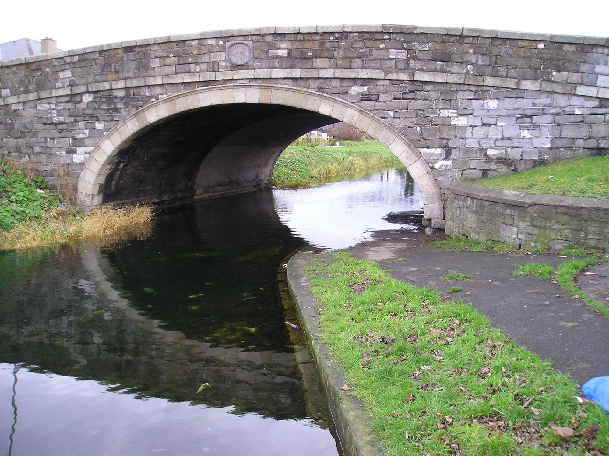 2008 01 Grand Canal Dublin Parnell Bridge known as Sallys Bridge flooded towpath