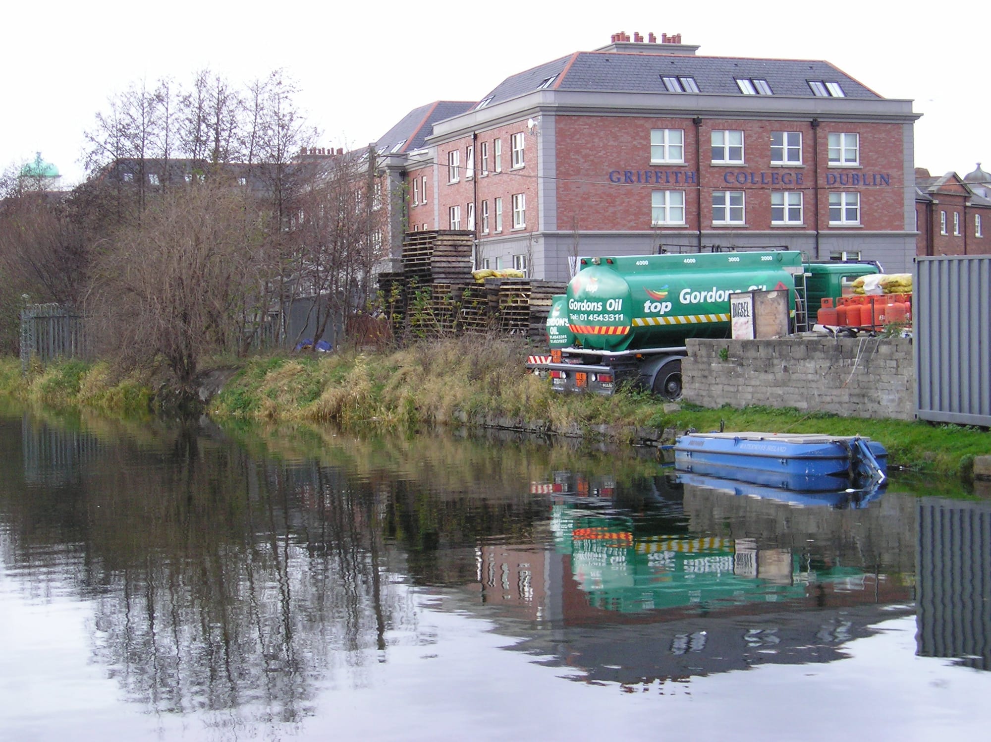 2008 01 Grand Canal Harolds Cross Gordons fuel depot
