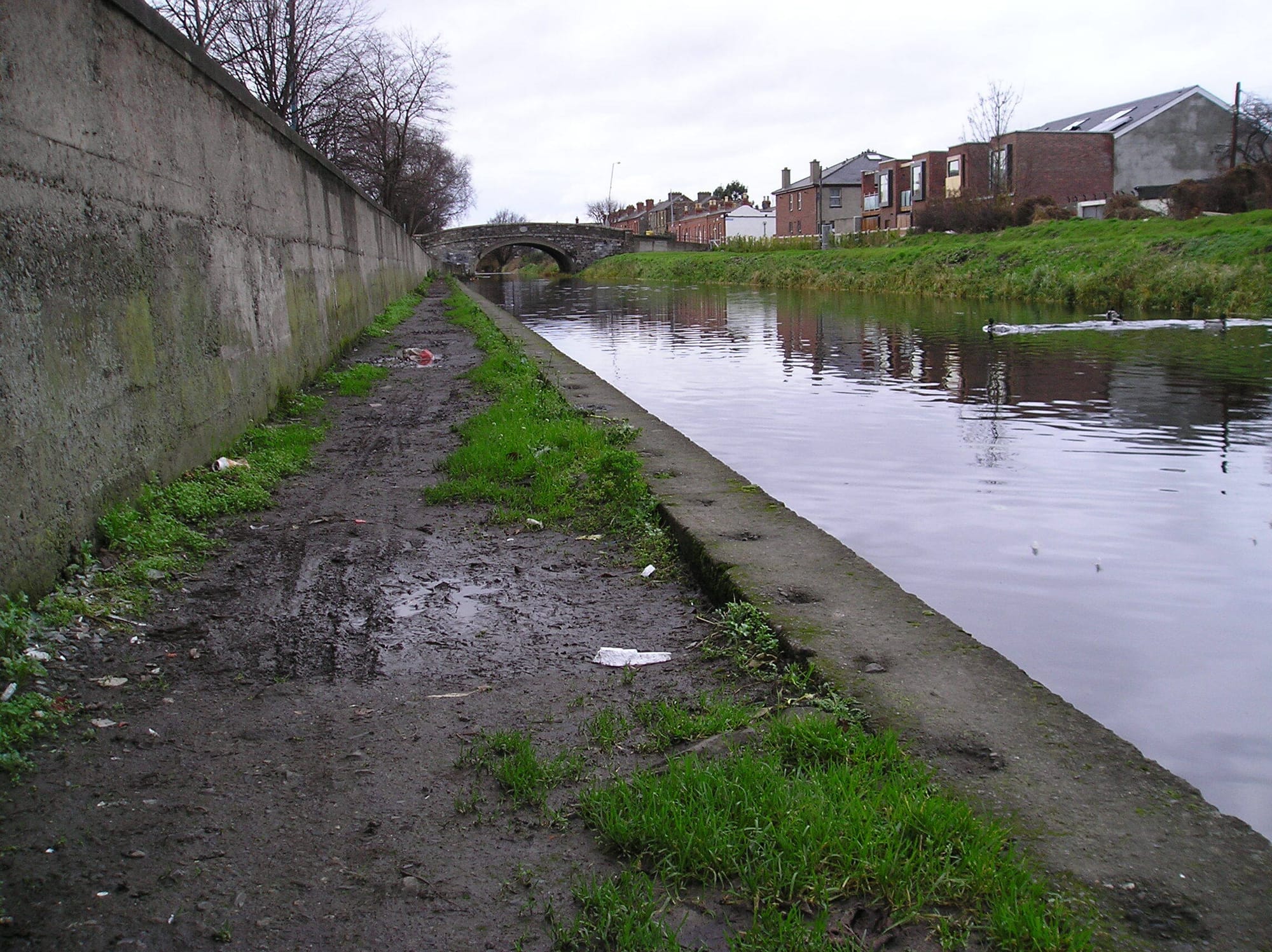 2008 01 Grand Canal Dublin Sallys Bridge flooded towpath