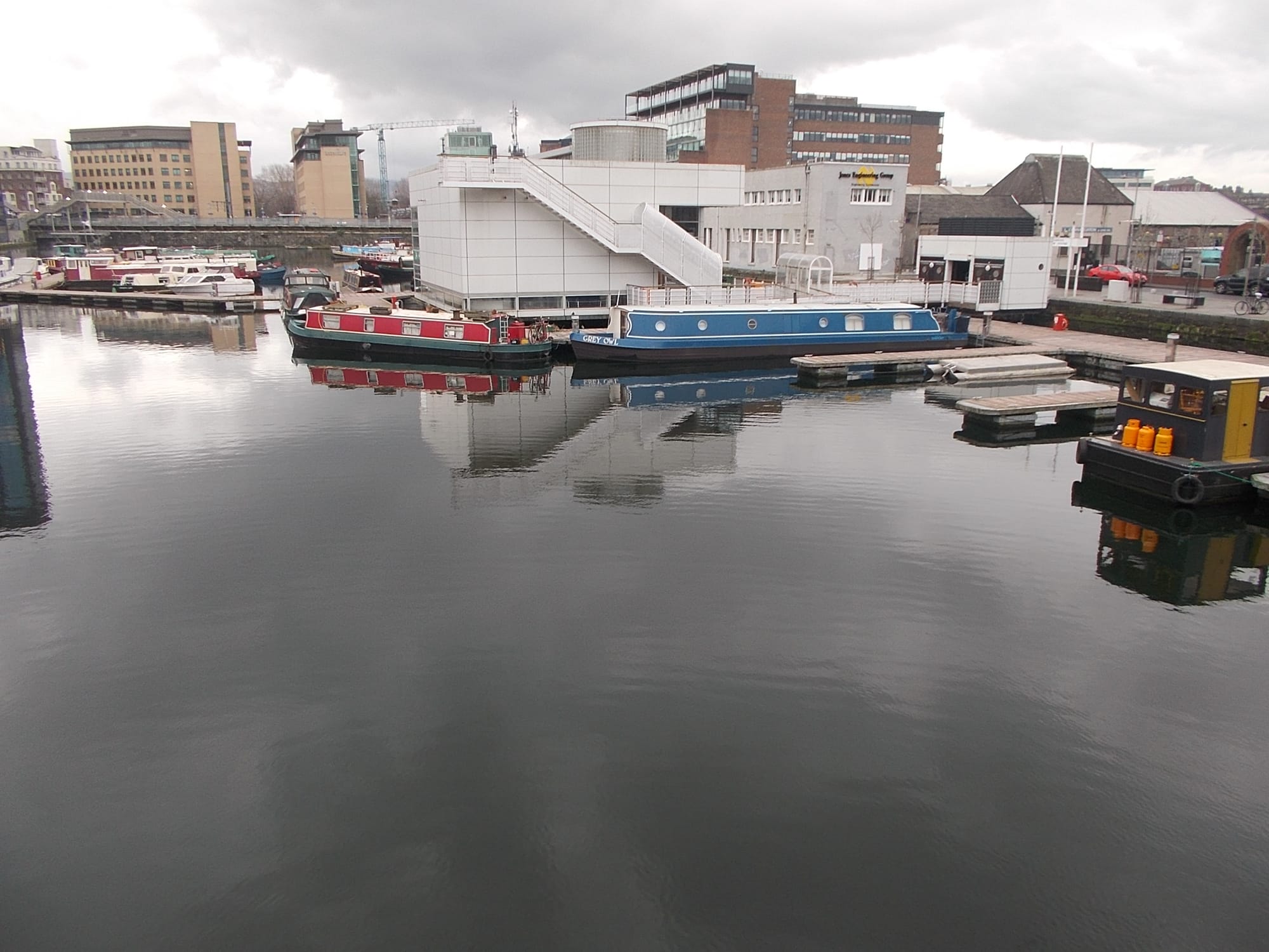 2016 01 Grand Canal Basin Dublin 4, inner basin with liveaboards