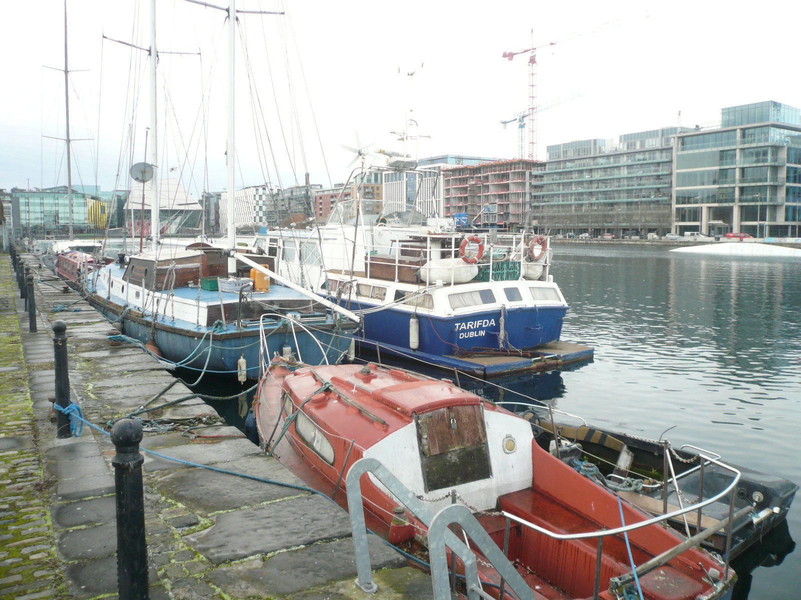 2017 12 Grand Canal Dublin outer basin fleet