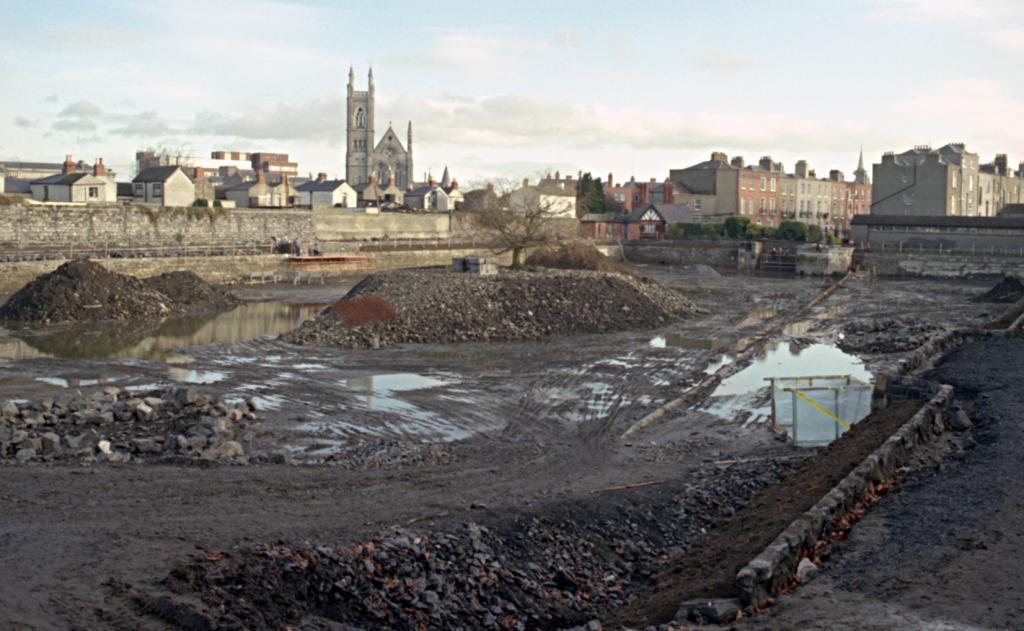 2018 09 05th Grand Canal Harbour Dublin 8 before infill