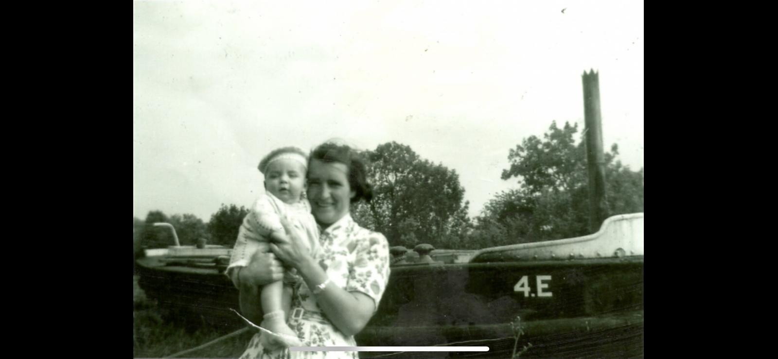 1950s 4E at Grand Canal Lowtown, photo from Shorthall collection