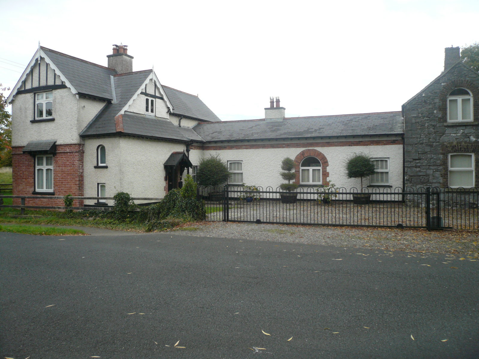 2016 09 Grand Canal Naas Line Gasworks House