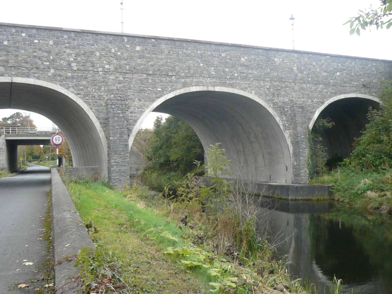 2016 09 Grand Canal Naas Line Lock 2 spare bridge arch for towpath
