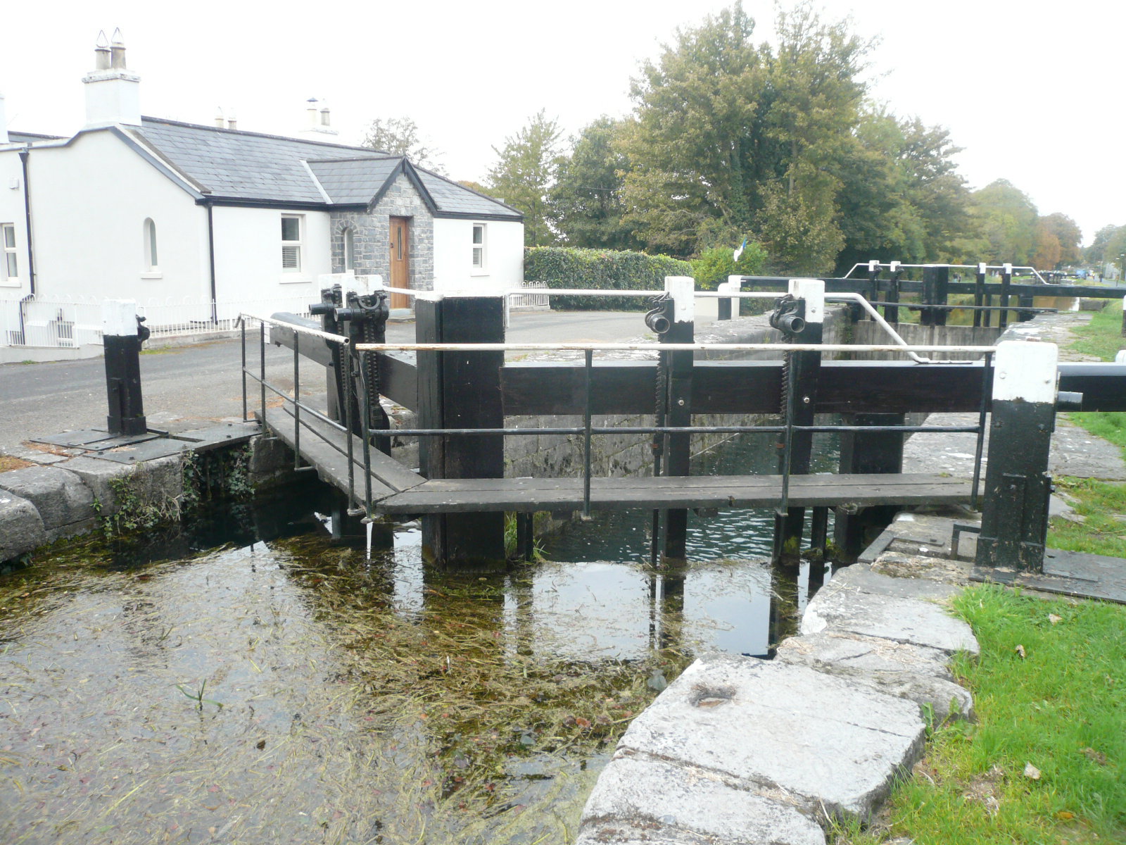 2016 09 Grand Canal Naas Line Lock 5, former lock keepers house