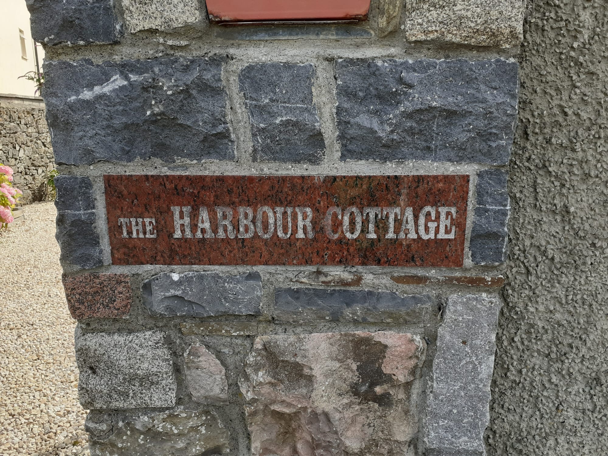 2021 07 22nd Grand Canal Mountmellick harbour cottage recalls canal