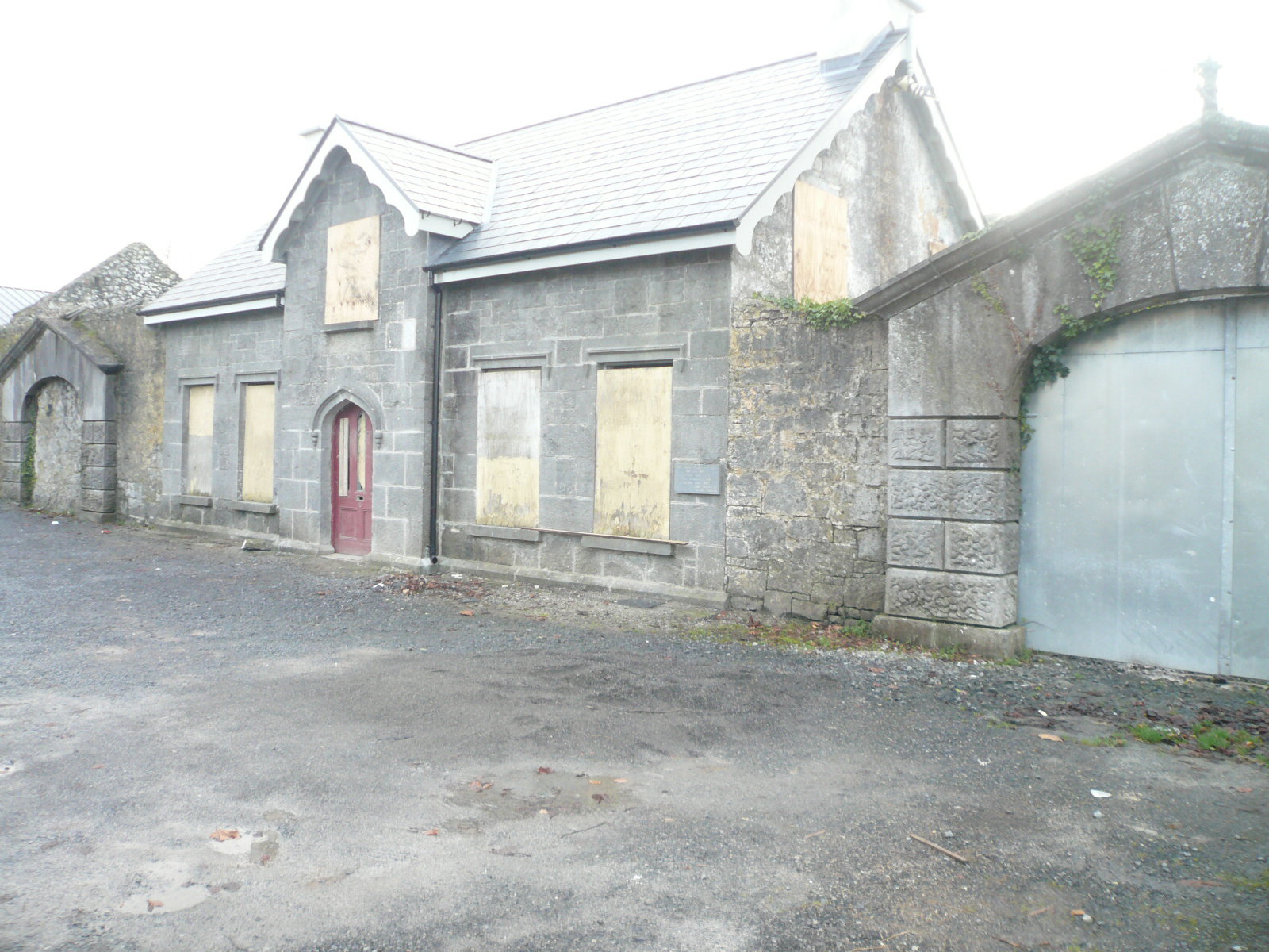2017 12 Grand Canal Ballinasloe, former Ballinasloe Harbour stores and offices