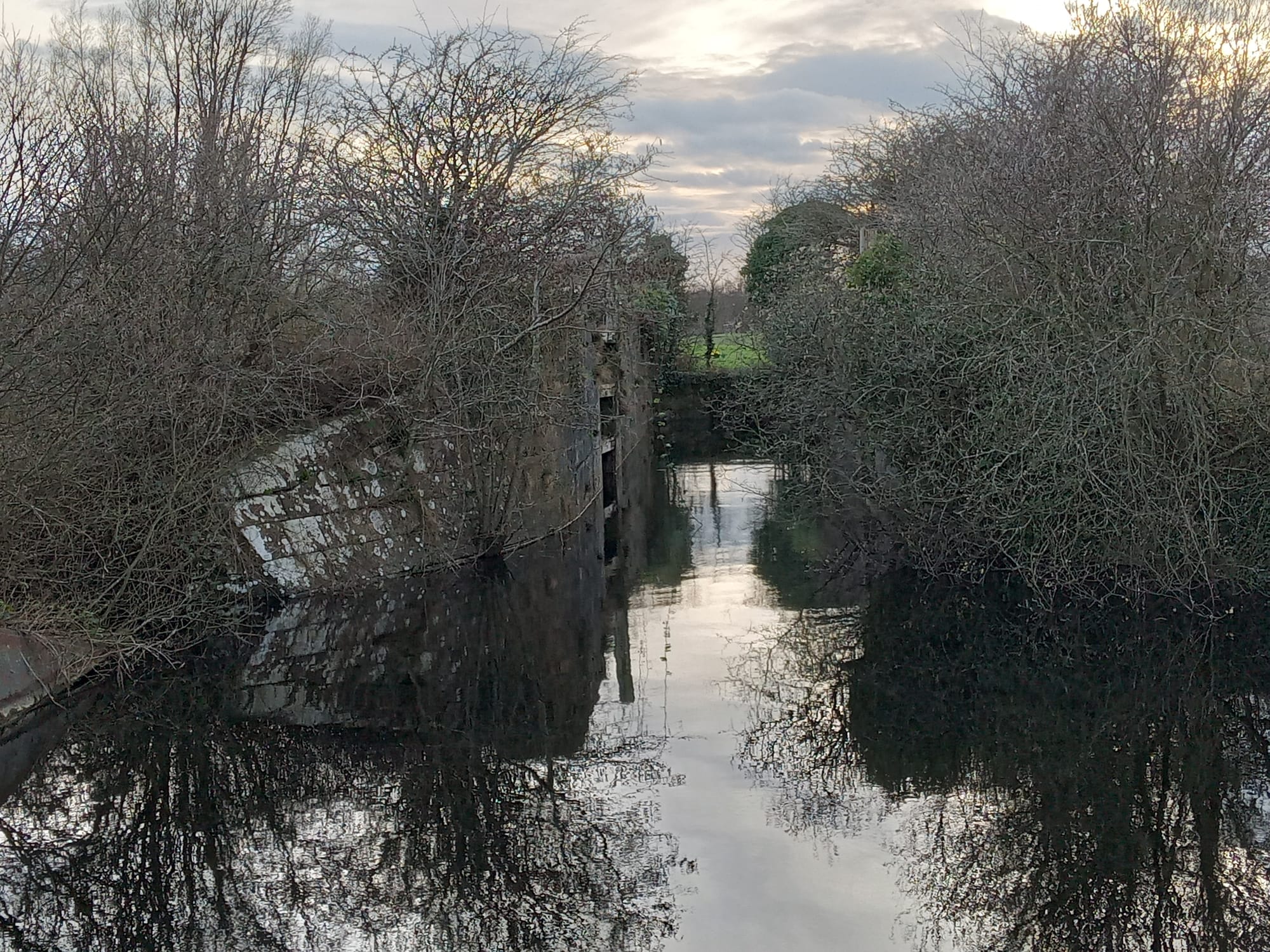2017 12 Grand Canal Ballinasloe, Fannings Lock connects to River Shannon