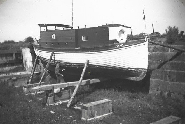 1948 Grand Canal  Shannon Harbour, Eilis in Dry Dock, by Alec Bell