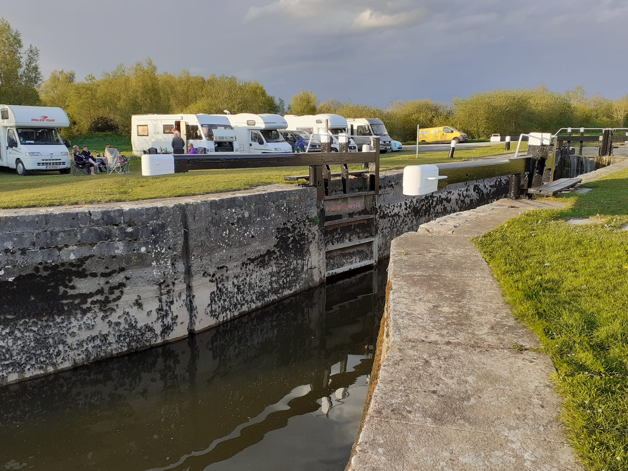 2021 06 Grand Canal Shannon Harbour lock 36 campervans