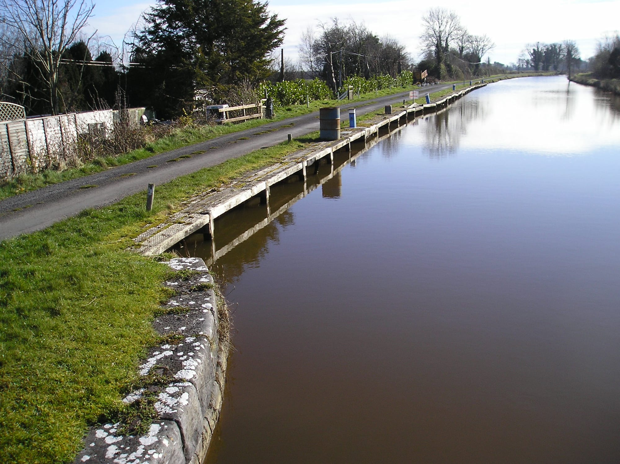2008 03 Grand Canal lock 24 former base of Celtic Canal Cruisers.3
