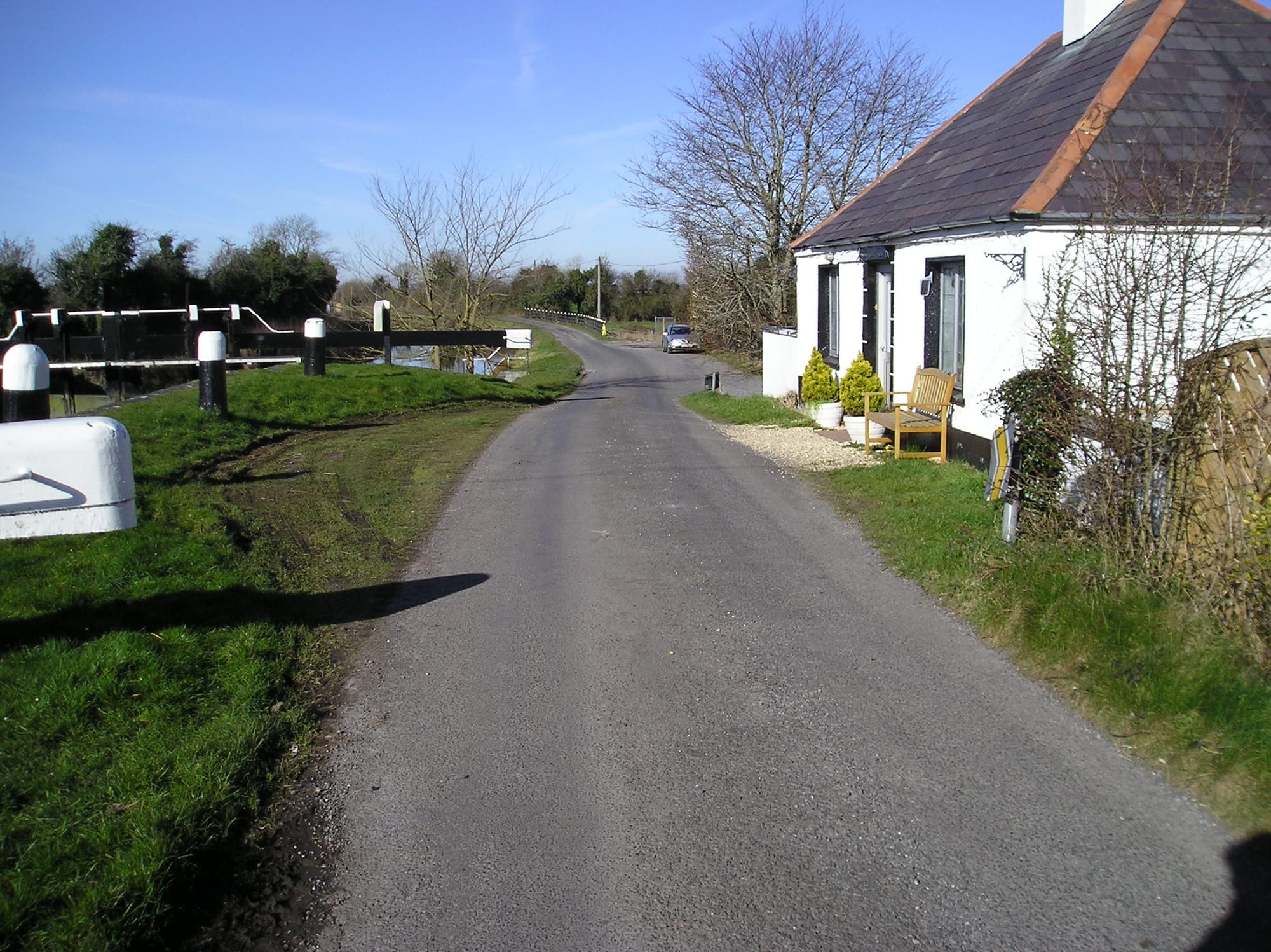 2008 03 Grand Canal lock 24 former base of Celtic Canal Cruisers