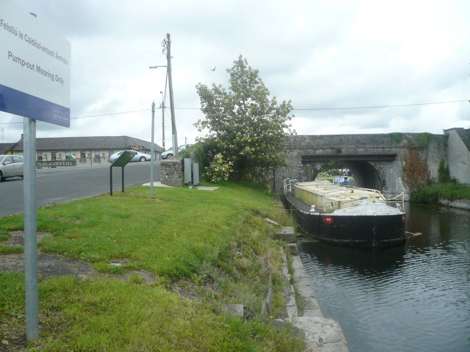 2016 06 Grand Canal Sallins IWAI tour barge 107B