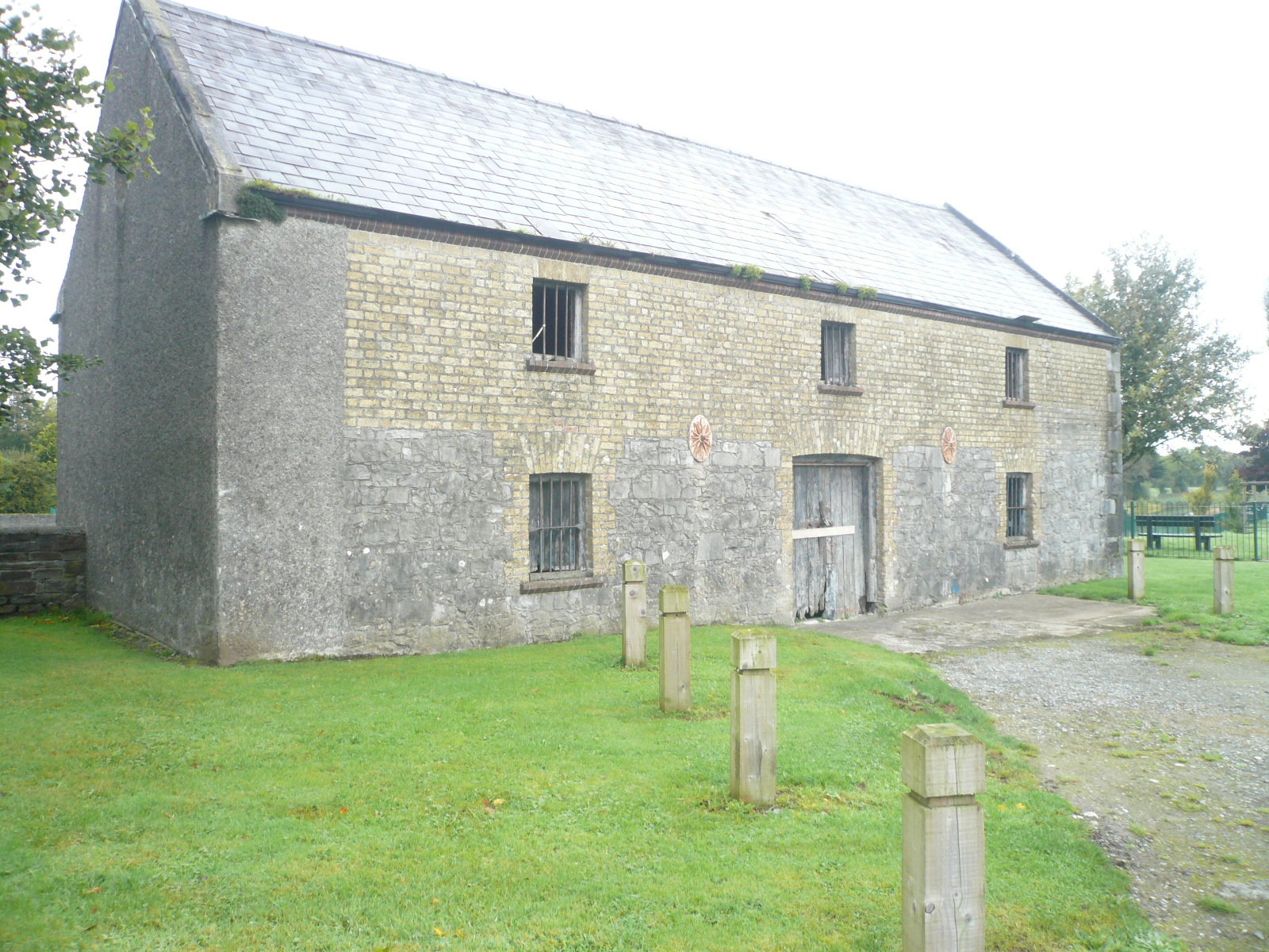 2017 09 30th Grand Canal Daingean canal storehouse restored