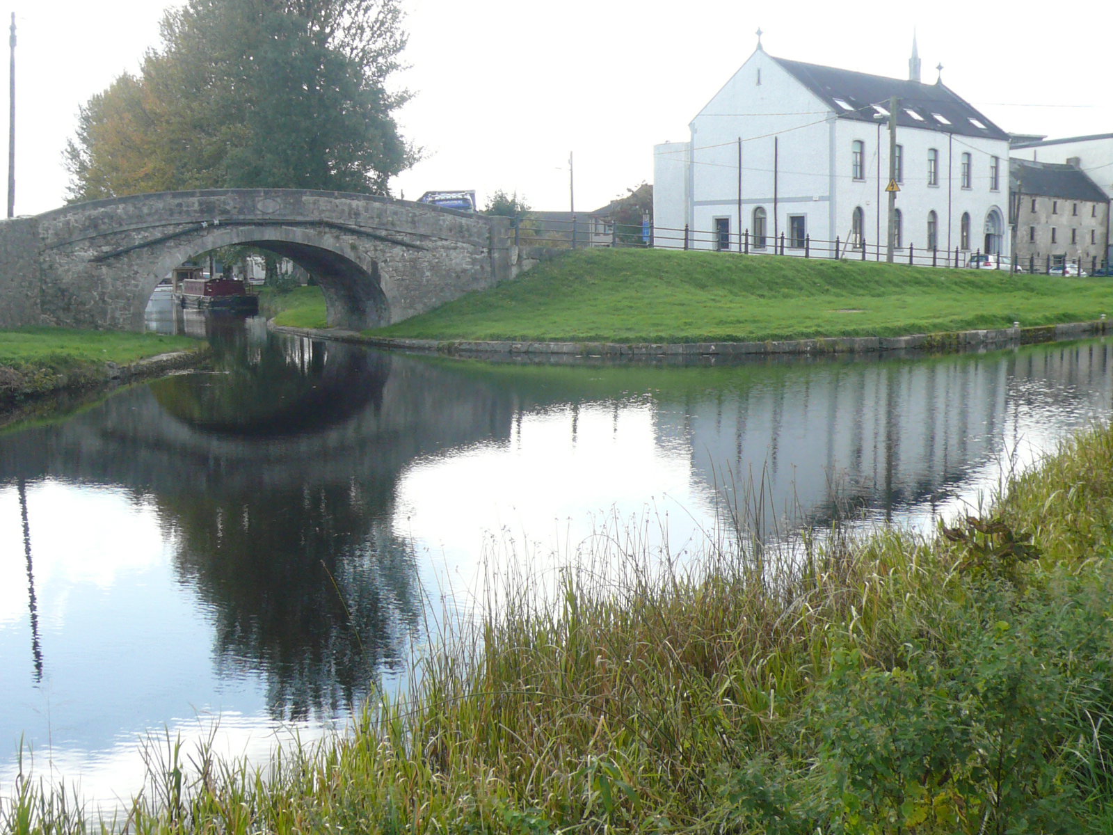 2017 09 30th Grand Canal Tullamore harbour entrance