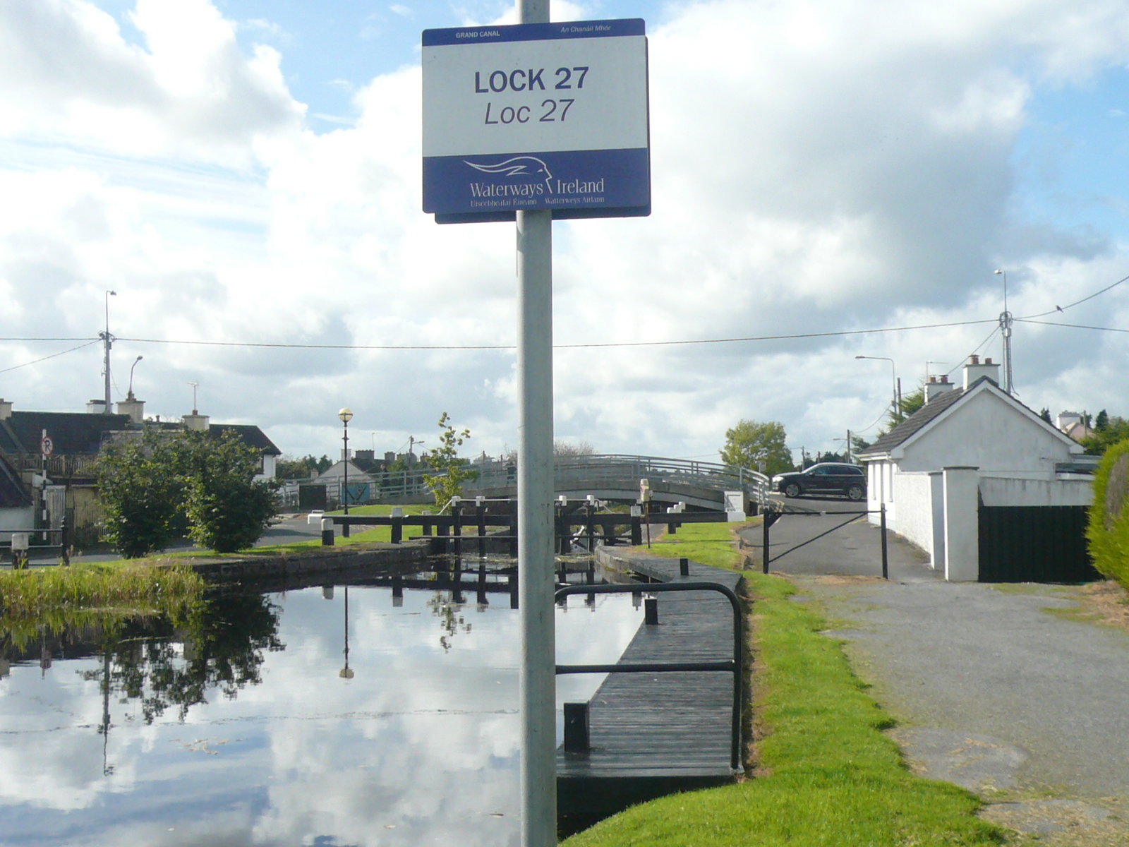 2017 09 30th Grand Canal Tullamore lock 27 Cox Bridge 1