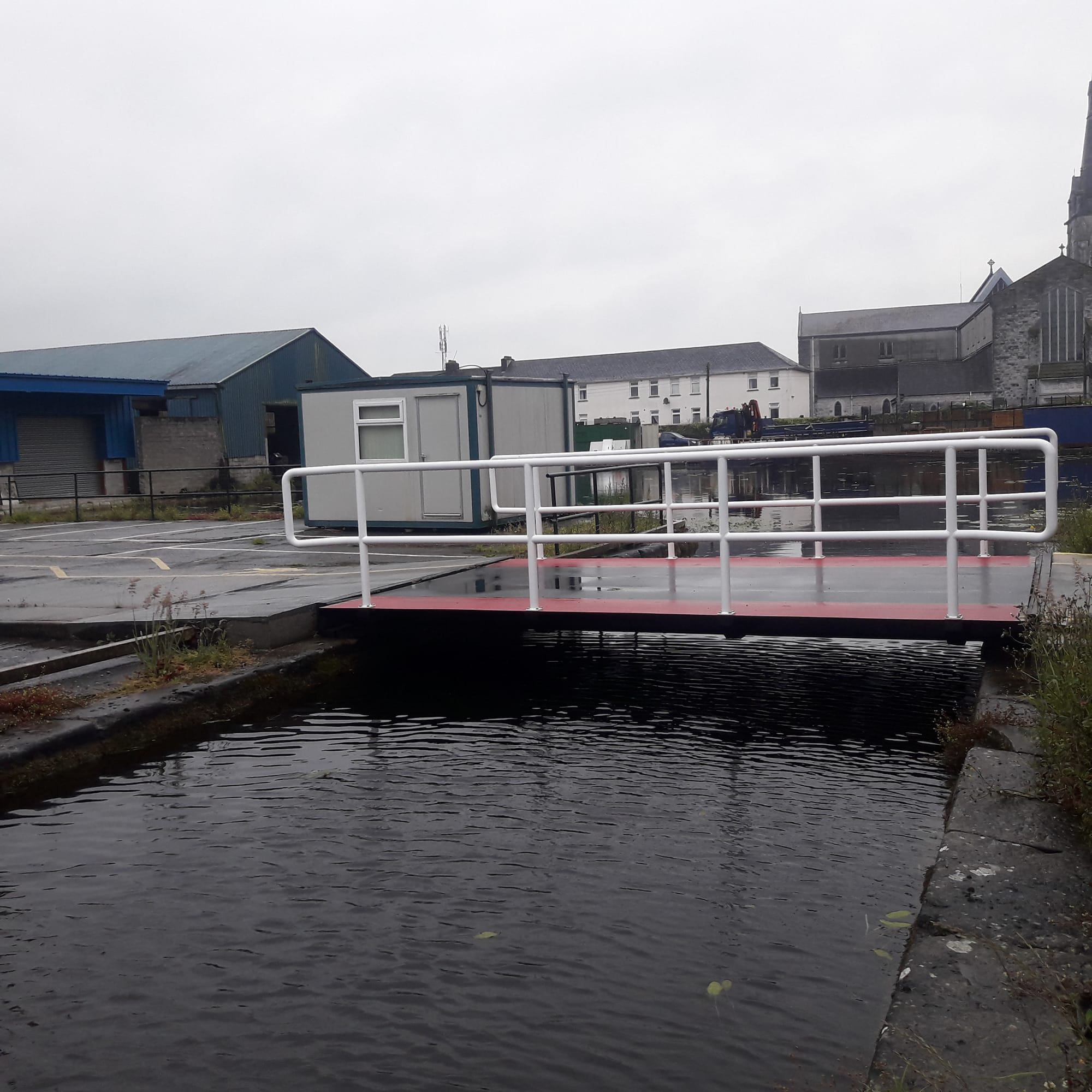 2019 06 23rd Grand Canal Tullamore lifting bridge into inner harbour