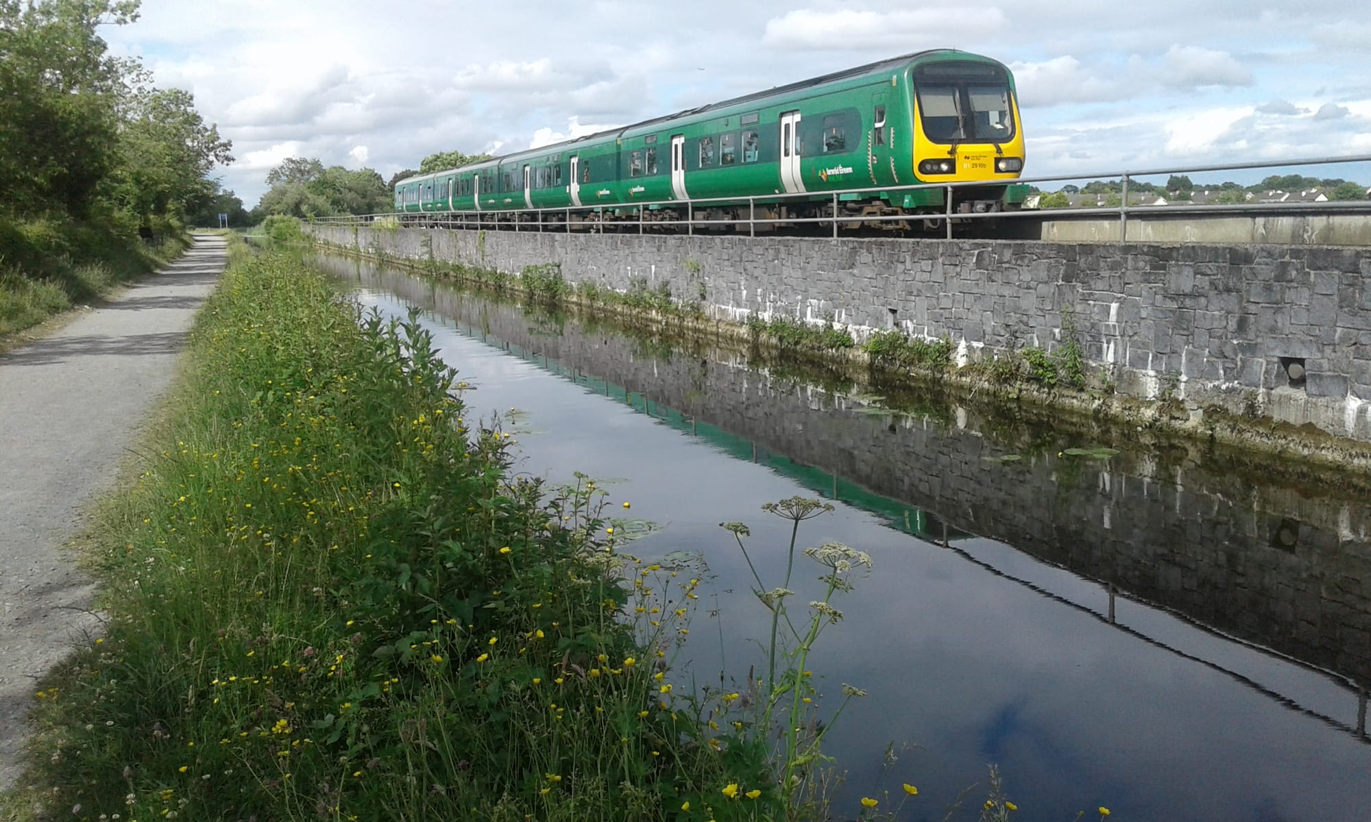 2018 06 15th Royal Canal Leixlip Louisa Bridge railway follows canal