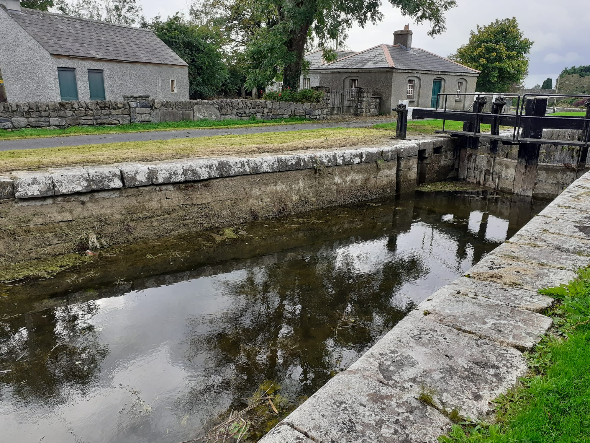 2020 09 11th Royal Canal  Lock 35 Ballinacargy harbour, lock cottage