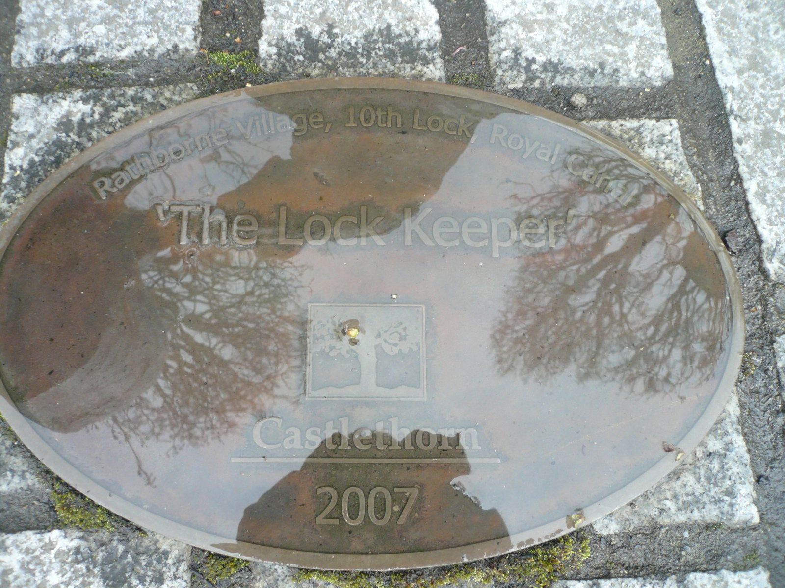 2016 04 Royal Canal Dublin Ashtown Lock 10 canal  memorial by Castlethorn Construction